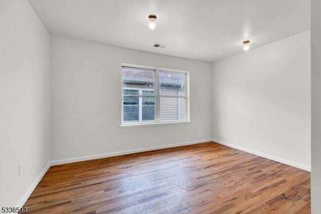 Photo - 58 1st St