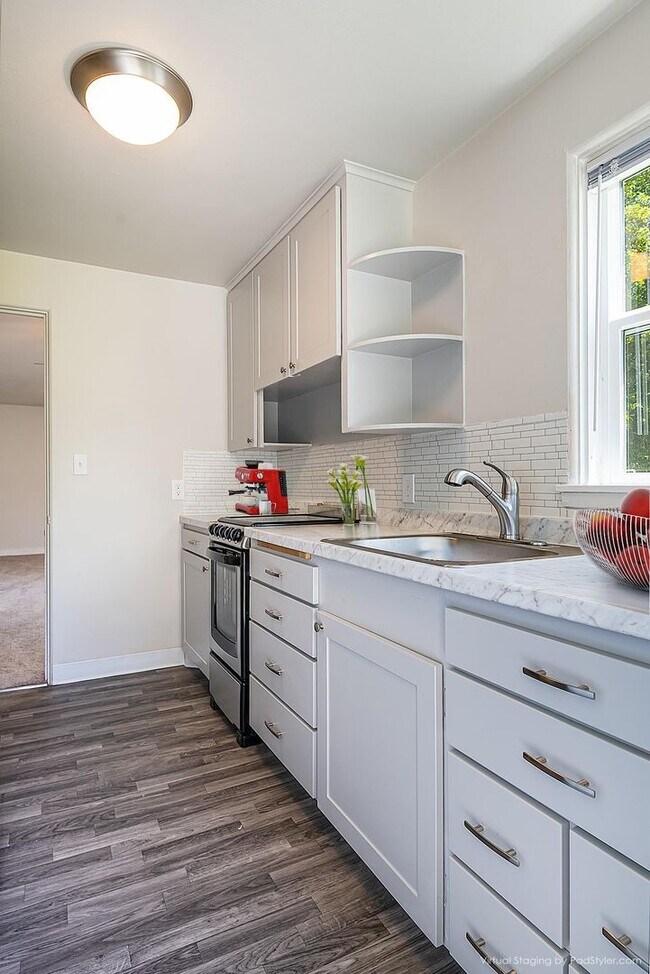 Photo - Hawthorne Court Apartments