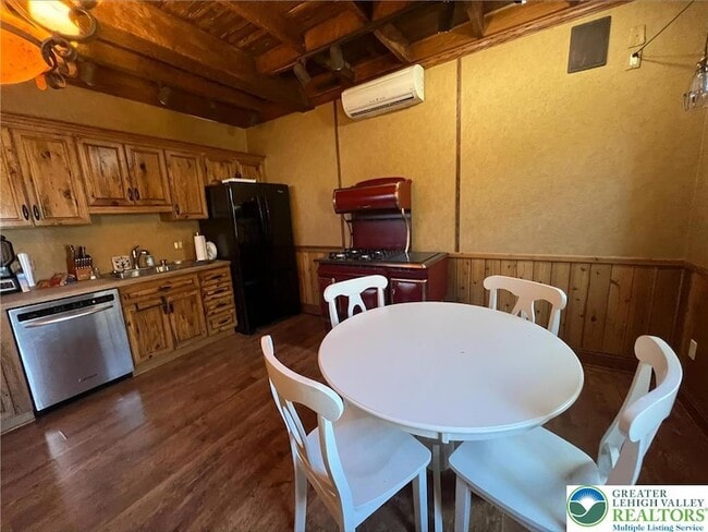 Photo - 4652 Hamilton Blvd