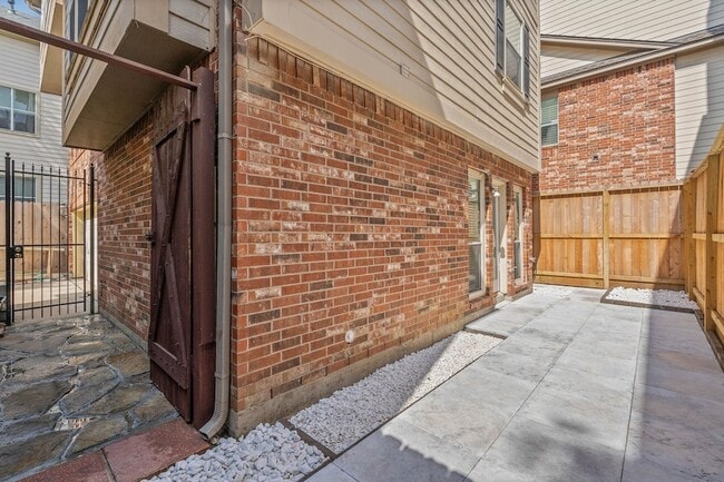 Photo - 1315 Anita St