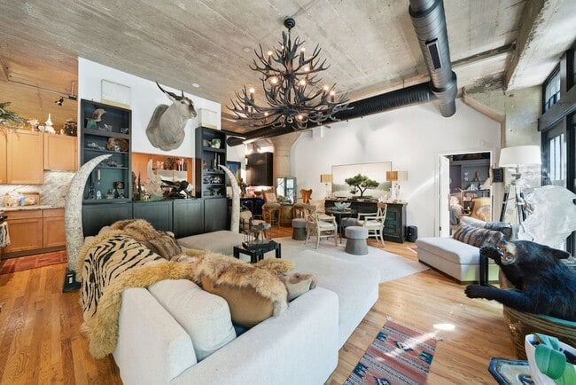Photo - 1070 W 15th St Unit 147