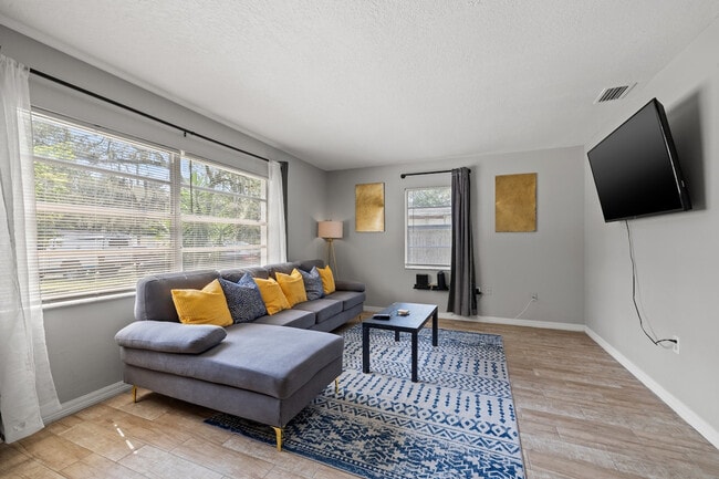 Building Photo - 4219 E Henry Ave Unit ID1244305P