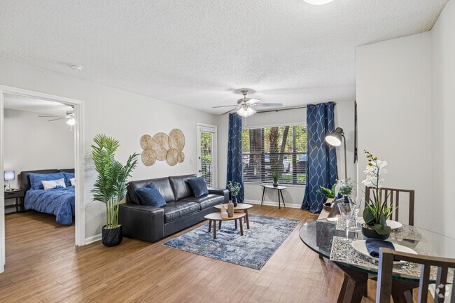 Bermuda 1BR, 1BA - 730SF - Living Room - Grande Oasis at Carrollwood