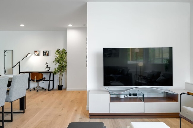 Photo - 5300 NE 67th St Unit ID1035923P