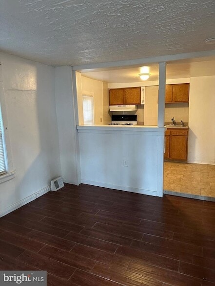 Photo - 2 Titus Ave Unit 2