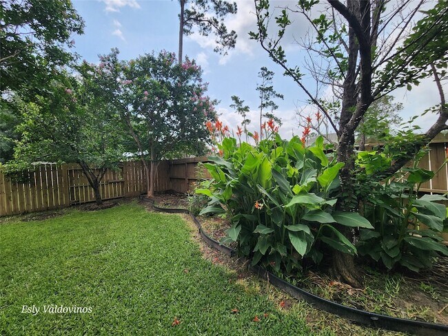 Photo - 638 Aldenwick Ln