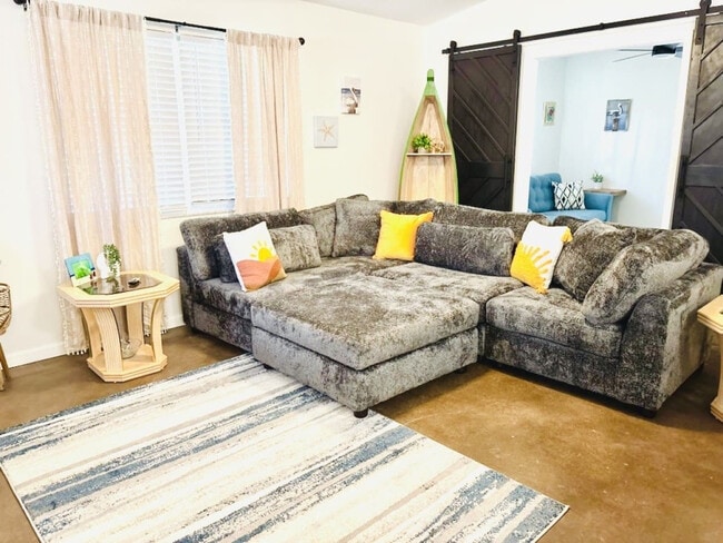 Building Photo - 4100 N Eagle Nest Point Unit SI ID1592250P