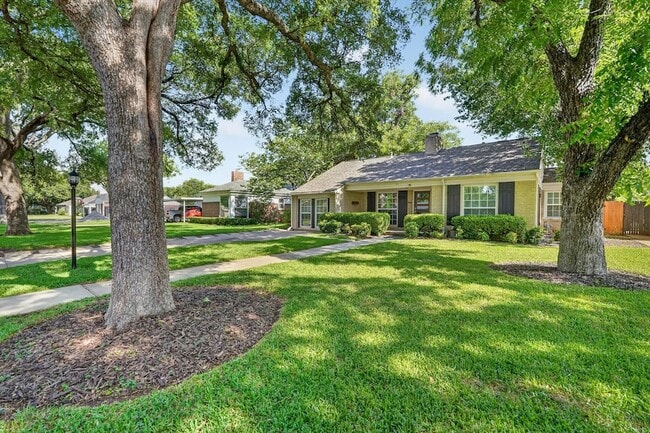 Photo - 6312 Malvey Ave