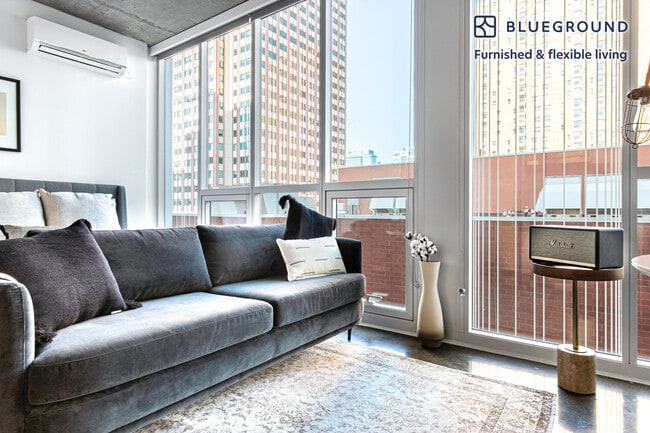 Photo - 108 W Chicago Ave Unit FL8-ID365