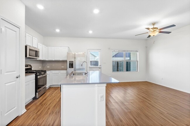 Photo - 189 Andross Ln