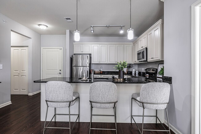 Building Photo - Village West