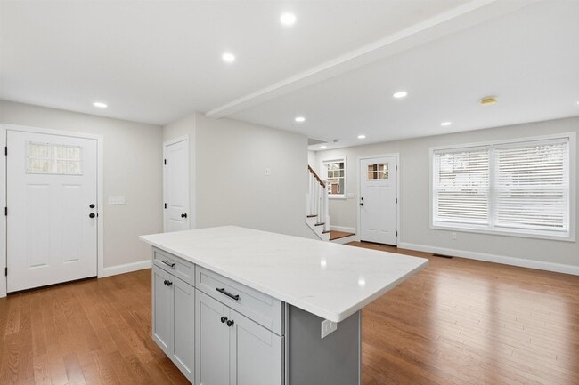 Photo - 24 Daytona St