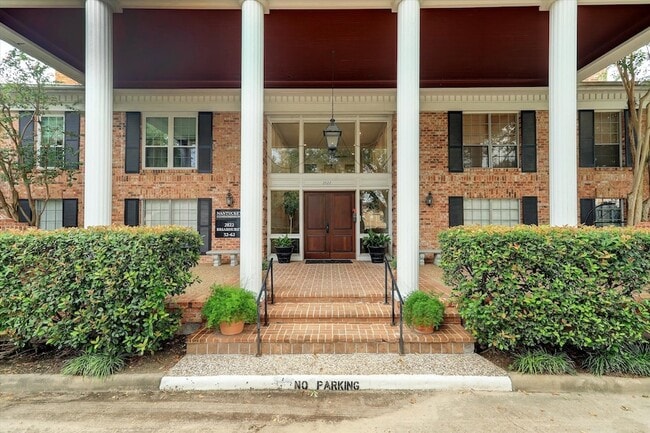 Photo - 2824 Briarhurst Dr Unit 30