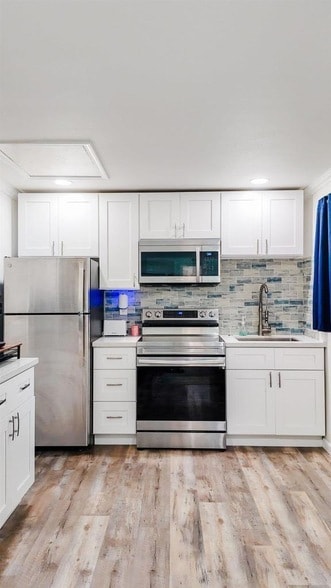 Photo - 137 Carnation Ave Unit B