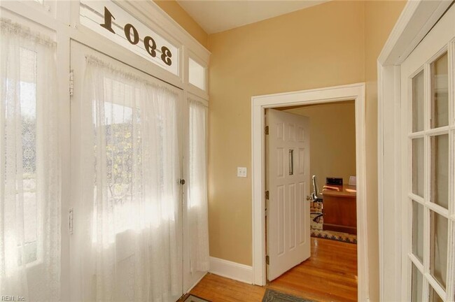 Photo - 3901 Newport Ave