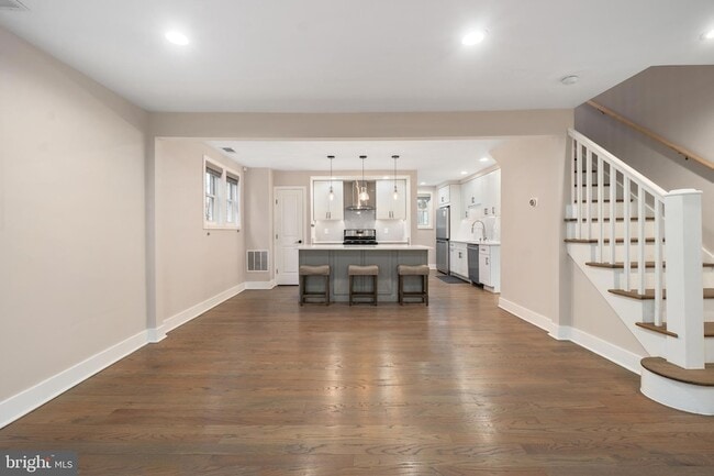 Photo - 50 53rd St SE