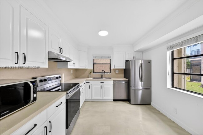 Photo - 265 SE 10th St Unit 1C