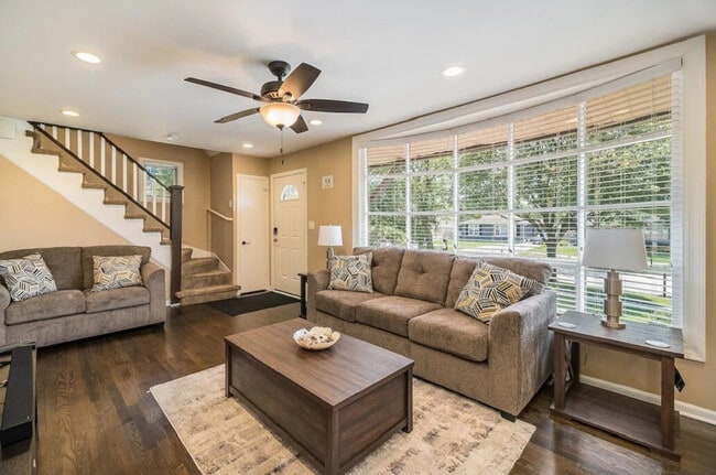 Building Photo - 18328 Ashland Ave Unit ID1285049P