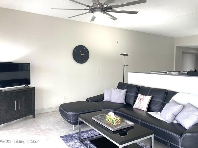 Photo - 1 Riverpointe Plaza