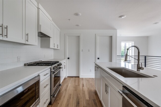 Photo - 1612 Grigsby Ave Unit 103