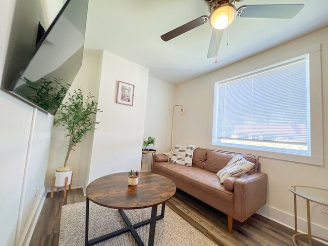 Photo - 402 Cedar Lane Rd Unit ID1234777P