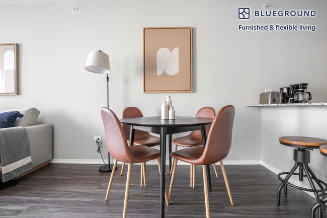 Photo - 200 E Illinois St Unit SI FL13-ID996