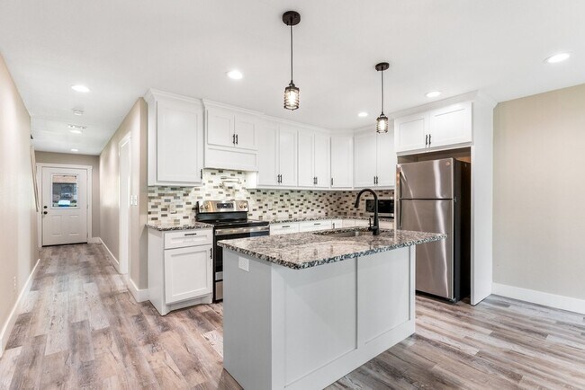 Photo - 1604-1606 W Johnson St