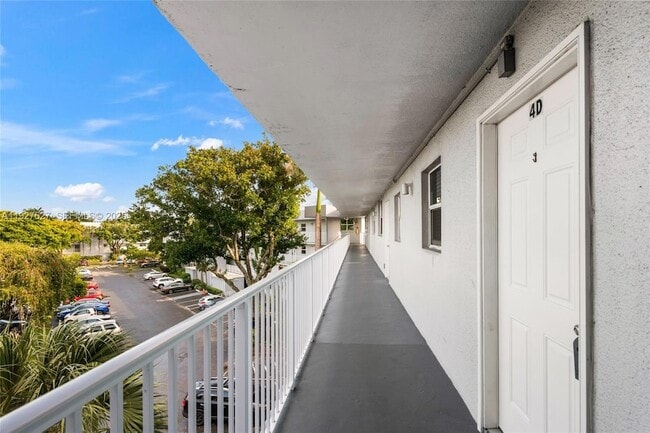 Photo - 116 Royal Pk Dr Unit 4D