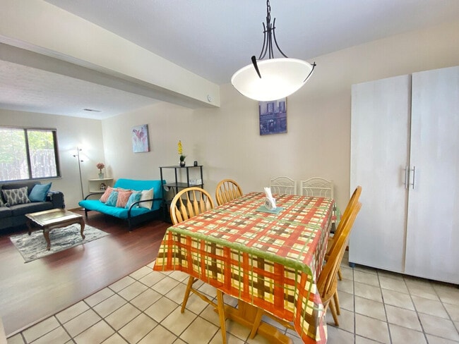 Photo - 1469 Rydalmount Rd Unit ID1061219P