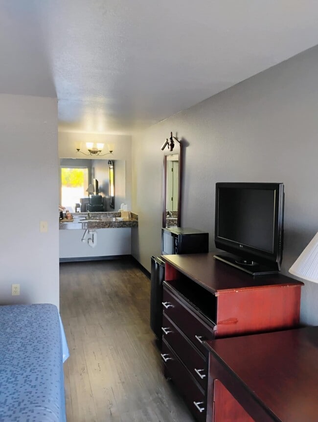 Photo - Cadron Commons