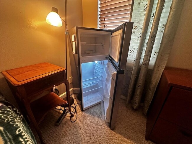 Photo - 464 SW Balfour Ave