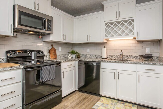 Photo - Kingston Pointe Apartments
