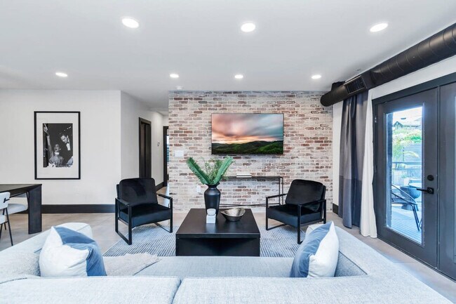 Building Photo - 2683 Blodgett St Unit ID1047952P