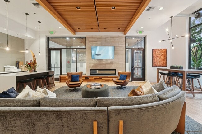 Photo - LEVA on Market