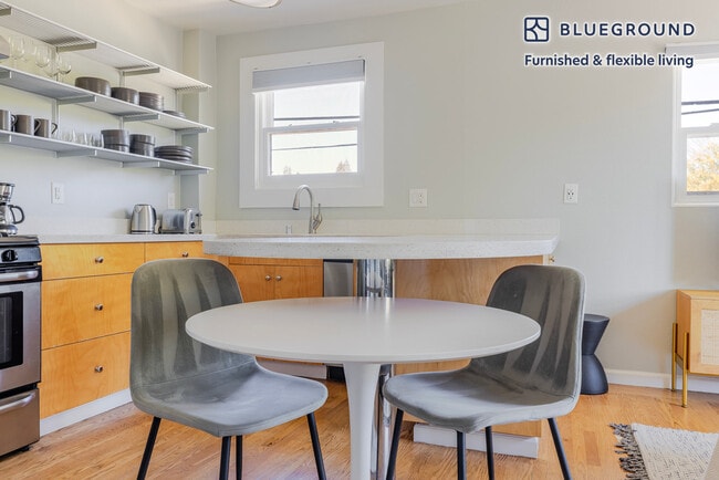 Photo - 325 Hawthorne Ave Unit SI FL2-ID2012