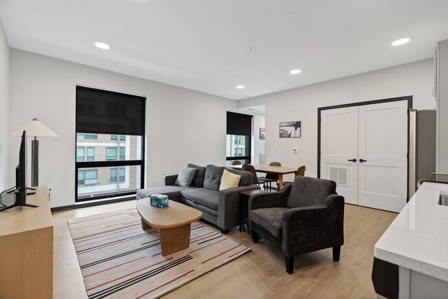 Photo - 423 E Michigan St Unit ID1032104P