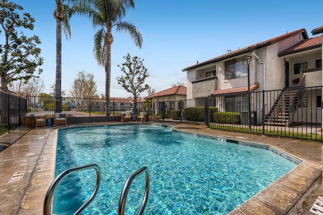 Photo - Azul Apartments