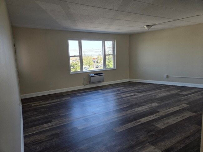 Building Photo - 685 Prospect Ave Unit 9b