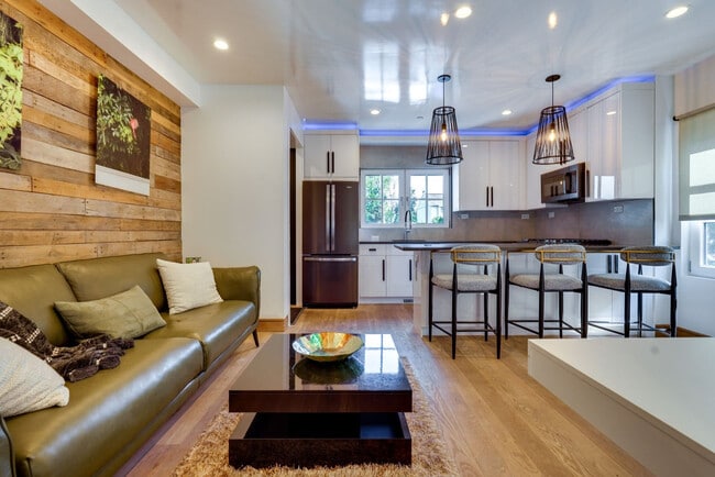Building Photo - 930 Cove Rd Unit SI ID1585449P