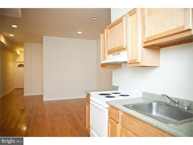 Photo - 1531 Poplar St
