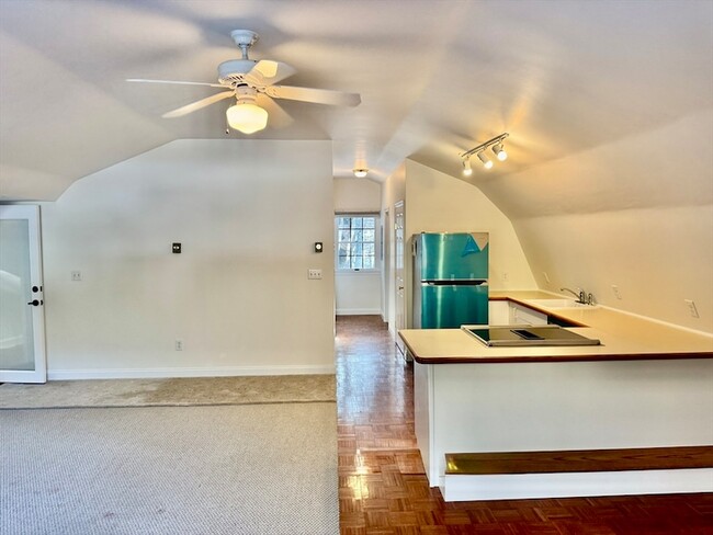 Photo - 165 Grove St Unit B2