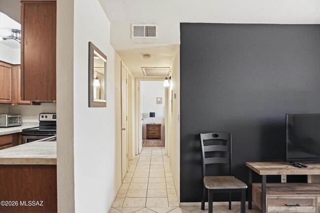 Photo - 1810 E Blacklidge Dr Unit 416