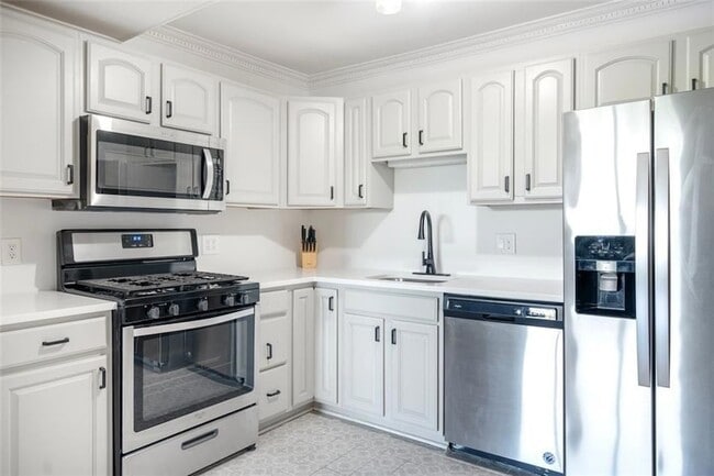 Photo - 2965 Pharr Ct S Northwest Unit 817
