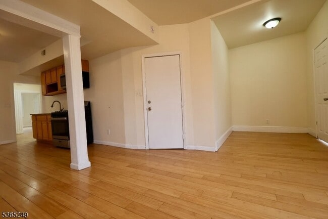 Photo - 16 N 5th St Unit 2