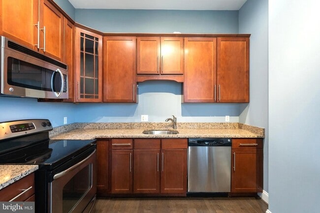 Photo - 207 Rector St