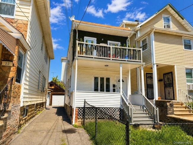 Building Photo - 25 Monroe St Unit 1