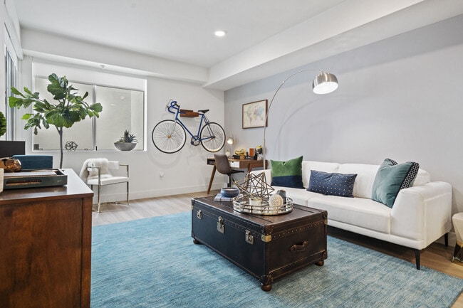 Building Photo - Living at NoHo