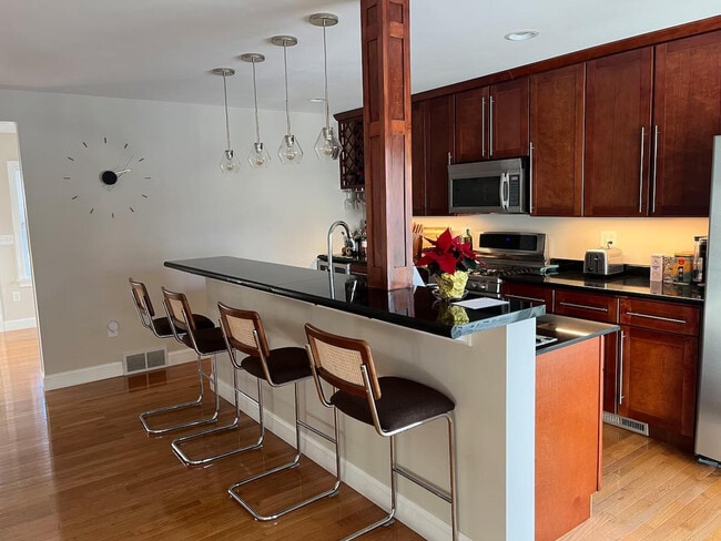 Photo - 99 W Circular St Unit ID1388803P