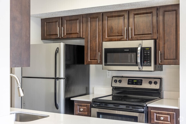 Interior Photo - Lakeridge at the Moors