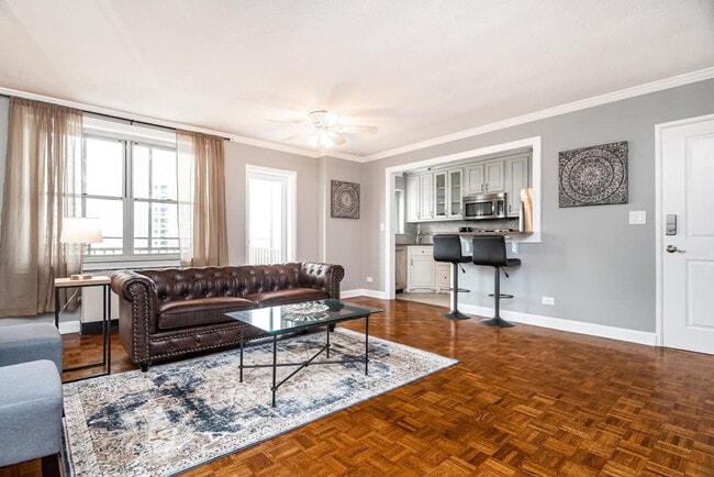 Building Photo - 300 W Peachtree St NW Unit ID1299363P